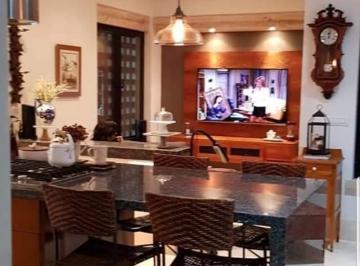 Casa de 3 habitaciones, León · Venta de Hermosa Residencia en Pedregal del Carmen
