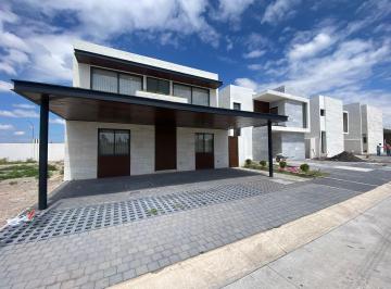 Casa de 3 habitaciones, Corregidora · Casa en Venta en Corregidora Velasur