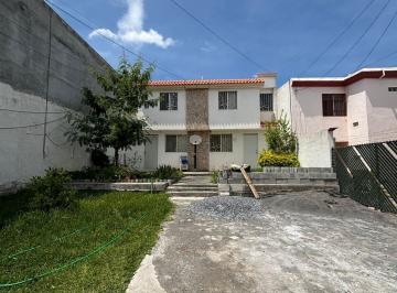 Casa de 2 habitaciones, Saltillo · Casa en Venta a Unos m del Blvd Jesús Valdés Sánchez Muy Cerca de Plaza Sendero Patio