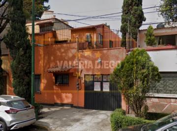 Casa de 6 habitaciones, Coyoacán · Vendo Casa en del Carmen Coyoacan