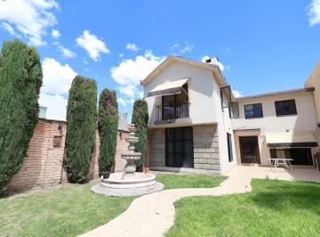 Casa · 275m² · 4 Recámaras · 3 Estacionamientos · Venta Casa en Coto San Nicolás Al Poniente de La Ciudad Bi