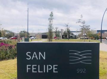 Terreno / Lote · 300m² · Terreno en Venta San Felipe Lomas del Campanario Norte Queretaro