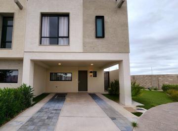 Casa · 143m² · 3 Recámaras · 2 Estacionamientos · Casa en El Mirador