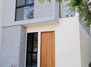 Fachada · Casa en Zona Iteso