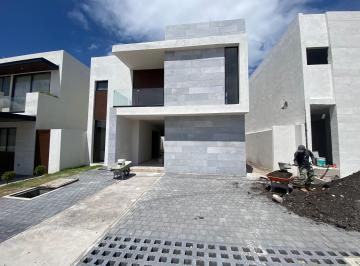 Casa de 3 habitaciones, Corregidora · Casa en Venta en Corregidora