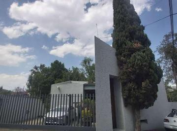 Casa · 516m² · 3 Recámaras · 3 Estacionamientos · Casa Sola en Venta en Barrio de San Francisco en Magdalena Contreras en Cdmx.