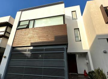 Casa de 3 habitaciones, Monterrey · Casa en Venta en Rincón del Vergel, Zona Sur, Monterrey, N. L.