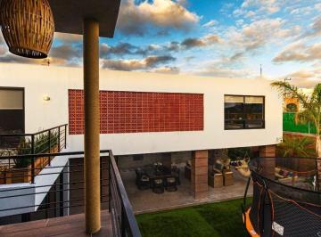 Casa · 375m² · 3 Estacionamientos · Extraordinaria Casa Cerca de Tequisquiapan, Yextho Chico, Sup. 375 m²
