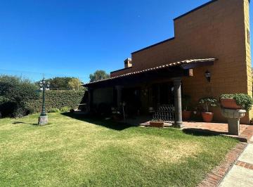 Casa · 1500m² · 3 Recámaras · 15 Estacionamientos · Hermosa Casa en Renta en El Centro de San Juan del Río, Querétaro. Sup. 1,500 m²