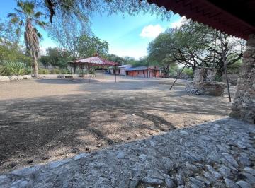 Terreno / Lote · 56000m² · 20 Estacionamientos · Hermosa Finca en Bernal Queretaro! Sup. 5.6 Ha