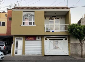 Casa · 308m² · 6 Recámaras · 1 Estacionamiento · Casa - Progreso Nacional