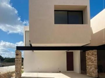 Fachada Principal · Townhouse en Venta en Santa Rita Cholul, Mérida