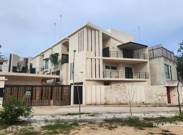 Villa · 200m² · 3 Recámaras · 1 Estacionamiento · Villa en Renta en Tulum Cerca de Holistika