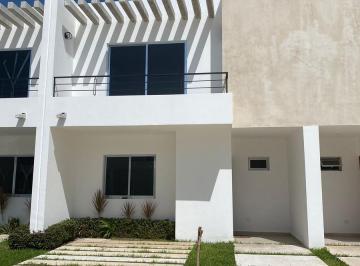 Casa · 180m² · 3 Recámaras · Casas en Venta en Puerto Morelos con Alberca y Acabados de Lujo