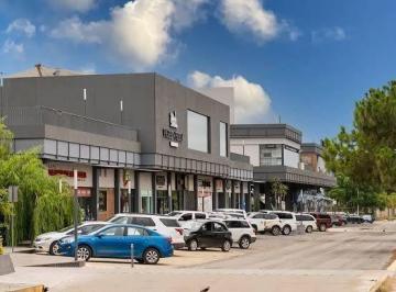 Local comercial · 50m² · 100 Estacionamientos · Locales Comerciales en Renta en Ciudad Guzmán