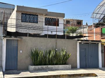 Casa de 4 habitaciones, Tlalpan · Casa en Venta con Departamento Independiente en Lomas del Pedregal