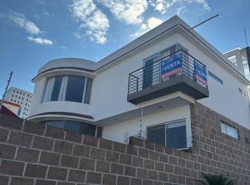 Casa · 504m² · 4 Recámaras · 7 Estacionamientos · Casa en Venta Colinas del Cimatario Queretaro Cp 76090