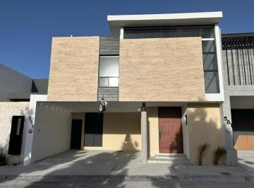 Casa de 3 habitaciones, Saltillo · Casa en Venta en Fraccionamiento Privado Al Norte de Saltillo