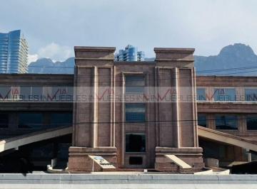 Oficina · 575m² · Oficina en Renta en Valle del Campestre