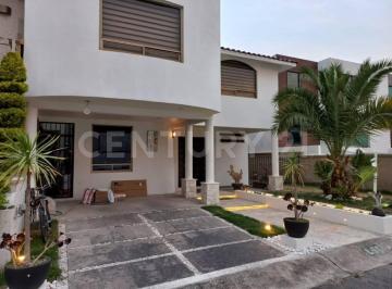 Casa · 280m² · 4 Recámaras · 5 Estacionamientos · Casa en Condominio en Venta en de San Miguel, Zinacantepec, Estado de México