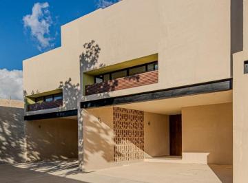 Casa · 183m² · 3 Recámaras · 2 Estacionamientos · Townhouse en Venta en Temozon, Nara Entrega Inmediata