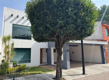 Casa de 3 habitaciones, Puebla · Casa en Renta Jardines de Zavaleta Muy Amplia y Buen Jardín