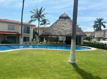 b54f7ad2b36ea54ad78dab6e5619edfed52e922a9467063aac35f75f1471eeff · Casa en Venta Dentro del Fraccionamiento Villas Fairway en La Marina Vallarta
