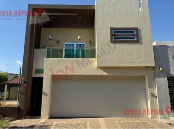 Casa · 231m² · 4 Recámaras · 2 Estacionamientos · Casa en Fraccionamiento Villas del Humaya