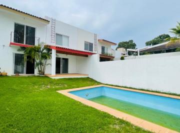Casa de 3 habitaciones, Cuernavaca · Casa en Fraccionamiento con Seguridad Zona Norte