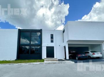 Casa · 580m² · 4 Recámaras · 4 Estacionamientos · En Venta Casa Residencial en Campeche Hills