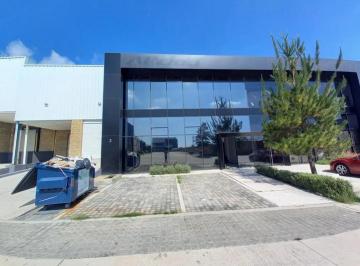 Bodega comercial , Zapopan · Se Renta Bodega en West Plaza Park
