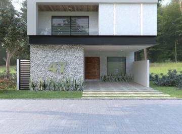 Casa · 325m² · 4 Recámaras · 2 Estacionamientos · Casa en Venta en Residencial Valenia