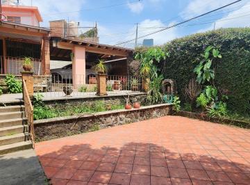 Casa de 2 habitaciones, Cuernavaca · Casa en Paseo del Conquistador Sobre Calle en Esquina