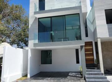 Casa · 193m² · 3 Recámaras · 2 Estacionamientos · Casa en Venta Katania Residencial, Modelo Etna