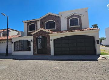 Casa de 4 habitaciones, Hermosillo · Venta de Hermosa Casa en Vista del Lago, en Hermosillo, Sonora