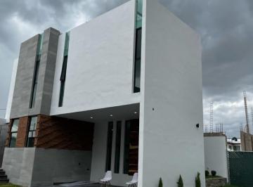 Casa · 196m² · 3 Recámaras · 4 Estacionamientos · Casa en Venta Katania Residencial, Modelo Litrou