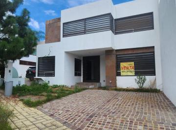 Casa de 3 habitaciones, León · Casa en Venta en Colinas de Gran Jardin