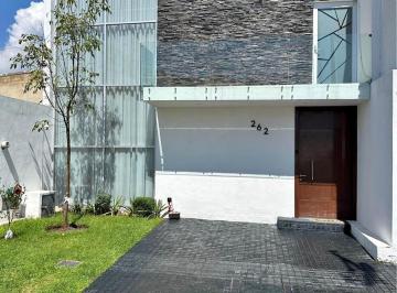 Casa · 160m² · 3 Recámaras · 2 Estacionamientos · Casa en Solares Zanthe