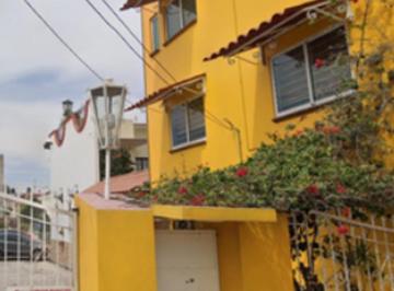 Casa · 120m² · 3 Recámaras · 1 Estacionamiento · Casa en Plazas de Aragón