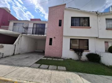 Casa · 130m² · 3 Recámaras · 2 Estacionamientos · Casa en Renta en Hacienda del Moral