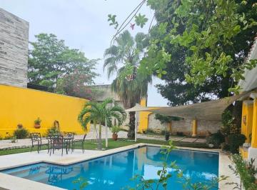 Casa · 941m² · 4 Recámaras · 8 Estacionamientos · Casa en Venta en Primera de Mayo