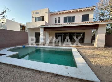 Casa · 426m² · 4 Recámaras · 4 Estacionamientos · Venta de Casa de 4 Recámaras en Privada Parque Central, Cholul Mérida, Yuc. - (4)