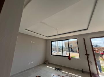 Casa · 3 Recámaras · 2 Estacionamientos · Casas en Venta Fracc. Los Almendros, Xalapa; Ver.