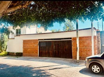 Casa de 4 habitaciones, Irapuato · Casa en Venta en Zona Exclusiva “villas de Irapuato “