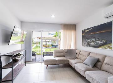 Departamento · 64m² · 2 Recámaras · 2 Estacionamientos · Departamento en Renta en Almarena Residencial
