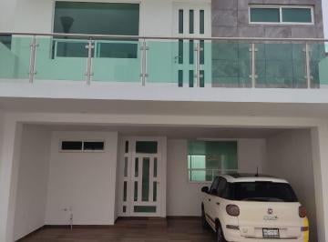 Casa de 4 habitaciones, Mineral de la Reforma · Casa en Venta 3 Niveles 4 Recamaras en Privada Pachuquilla Hgo