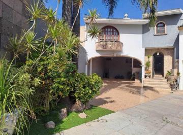 Casa de 5 habitaciones, Zapopan · Casa en Venta 5 Recamaras en Coto Tepeyac Casino Zapopan Jalisco