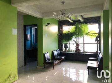 Casa · 460m² · 16 Recámaras · 2 Estacionamientos · Casa/edificio en Venta en Jardines de Santa Clara, Ideal Para Negocio o Hogar