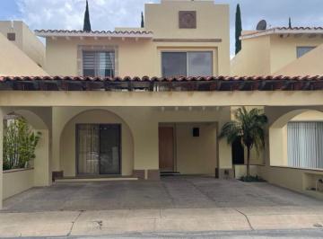 Casa · 280m² · 3 Recámaras · 3 Estacionamientos · Casa - Condominio La Querencia