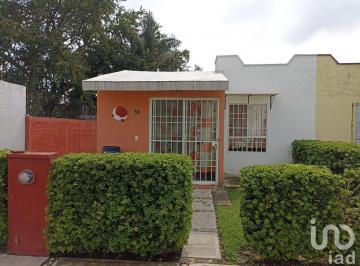 Casa · 79m² · 2 Recámaras · 1 Estacionamiento · Casa con Alberca en Venta Fraccionamiento La Morena, Yautepec Morelos